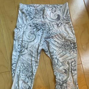 Lululemon Crop tight